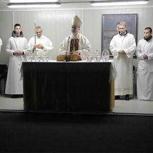 Pomoćni biskup Ivan Šaško predvodi Vazmeno bdijenje u Španskom